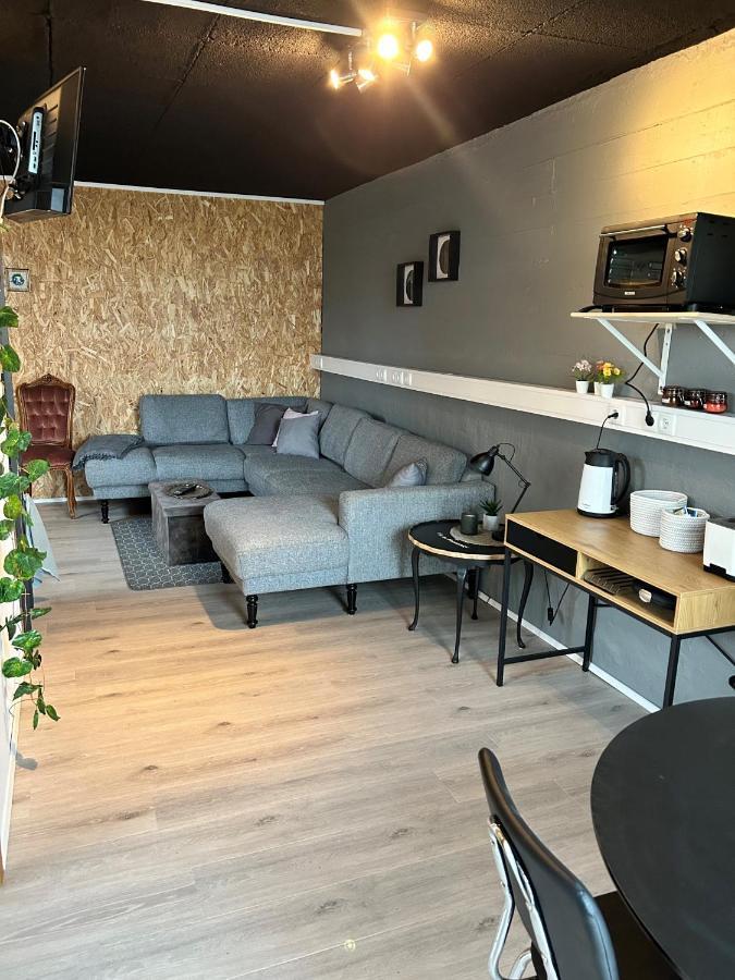 The Little Guesthouse Downtown - Keflavik Airport Экстерьер фото